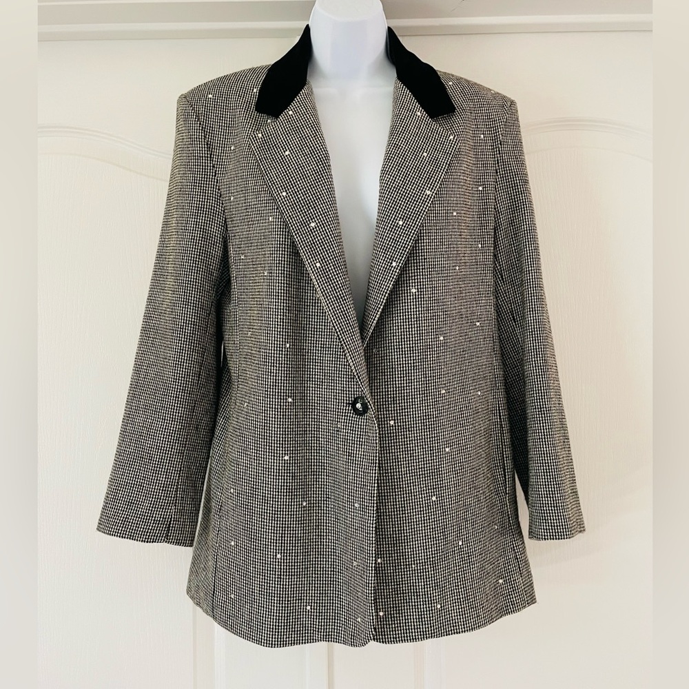 Black and White Women's Blazer - Picture 3 of 8